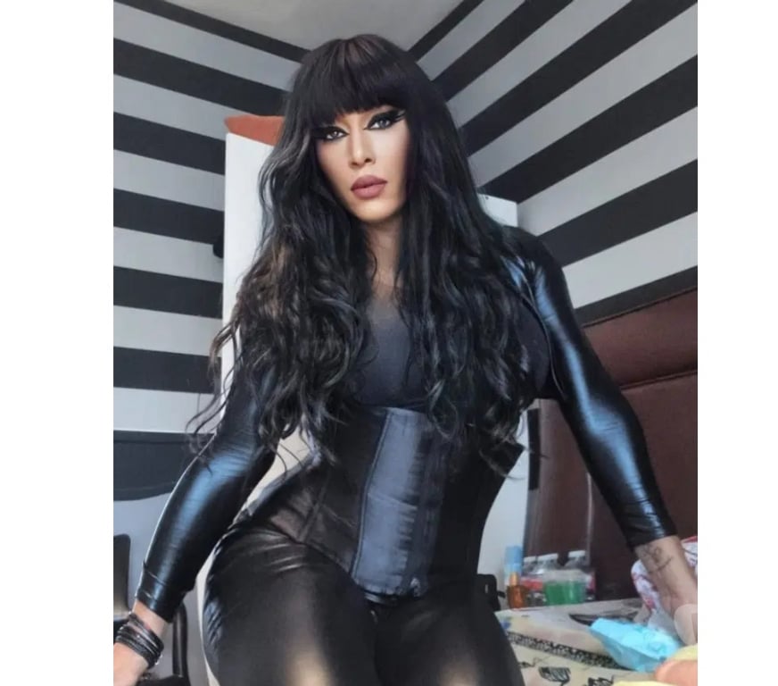Trans Escorts Bristol Stapleton - Bristol - Photos for LAURA Sexy Bomshell for your desires and fantasies “•