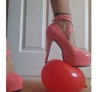 Lola's Soles - Foot Worship