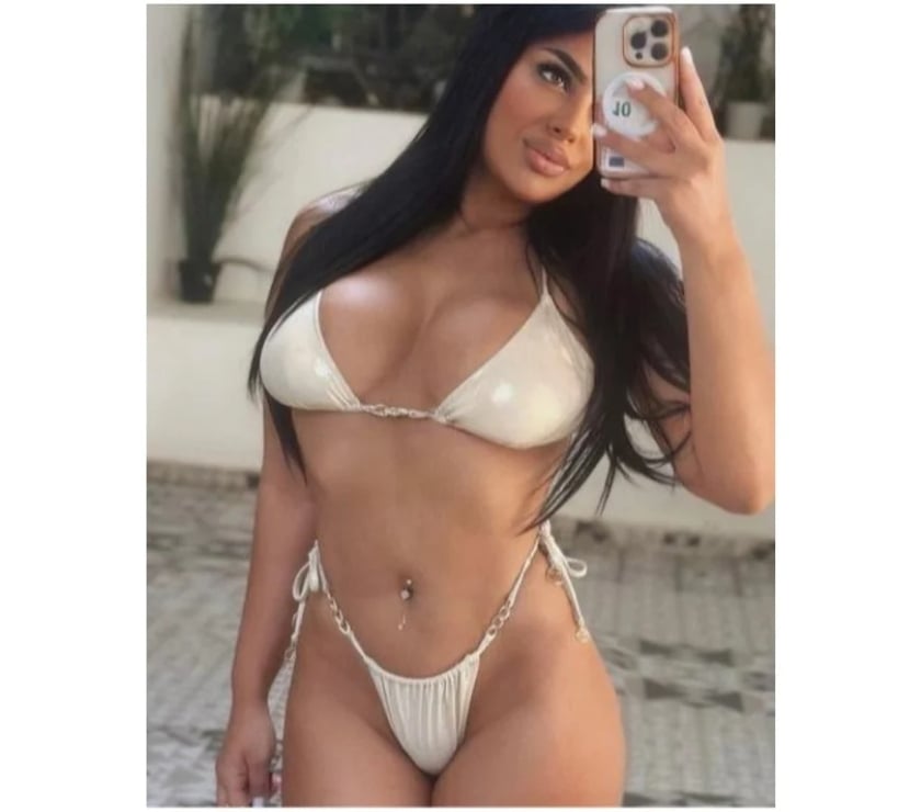 Escorts East London Canary Wharf - East London - Photos for 💎 Stunning Brunette💋Big Curves – Brentford Outcalls