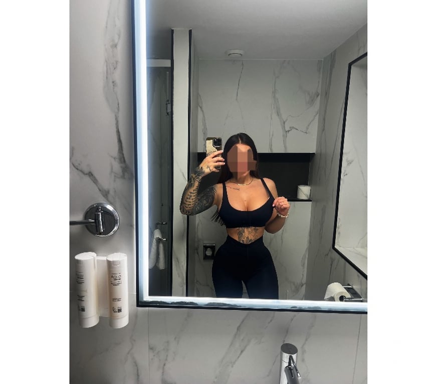 Escorts Hertfordshire Watford - Photos for Welcome and Hello x Lucy x Latina Girl