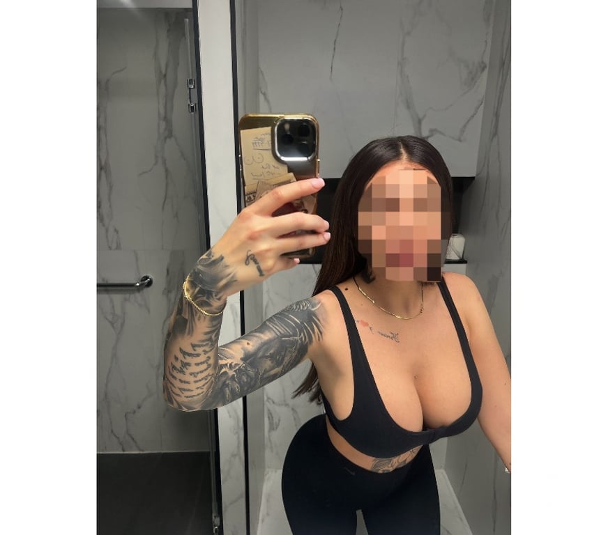 Escorts Hertfordshire Watford - Photos for Welcome and Hello x Lucy x Latina Girl