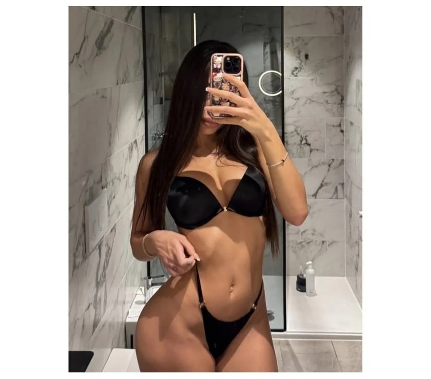 Escorts South West London Battersea - South West London - Photos for 🔥Elite Asian Duo London💕 Mayfair Outcall