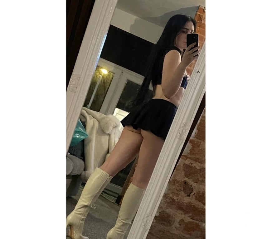 Escorts Bedfordshire Luton - Photos for First day as an escort !Be nice to me 🫦