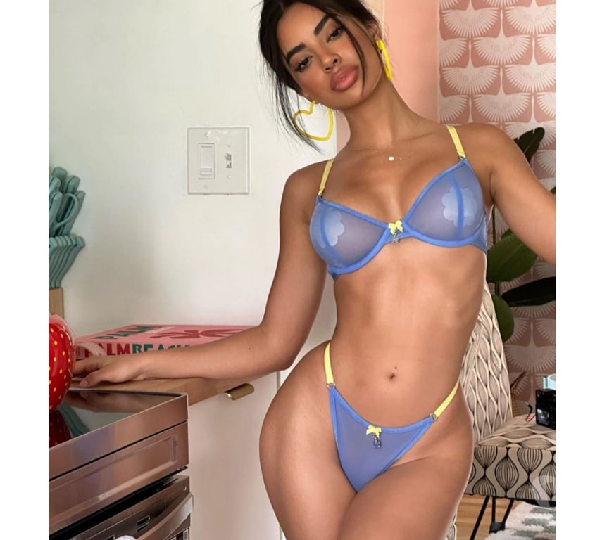 Escorts East London East Ham - East London - Photos for 🍆🍆Hot Latina FIRST TIME IN TOWN 🍆🍆