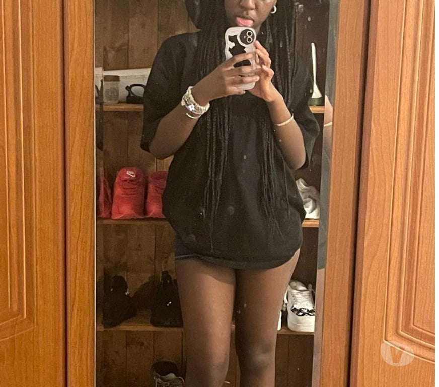 Escorts West Yorkshire Leeds - Photos for Student Massages - Dark Velvet