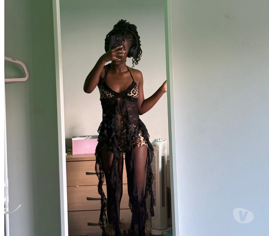 Escorts West Yorkshire Leeds - Photos for Student Massages - Dark Velvet