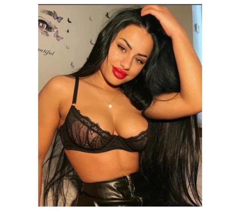 Escorts Rochester Medway - Kent - Photos for Hello new in your town party grill