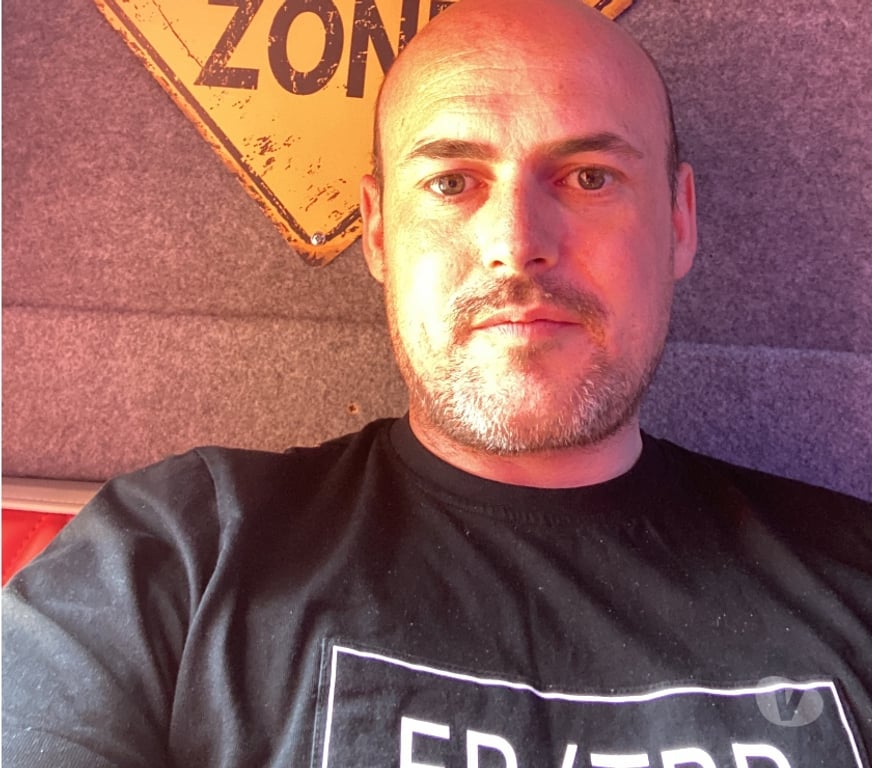 Full body massage Essex Rochford - Photos for 100% English Male with magical hands (incall or outcall)