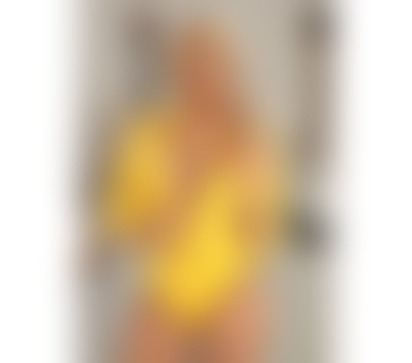 Blonde girl🙈nice body 💗Latina