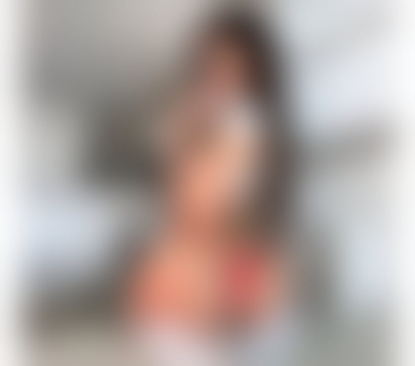 Leti 😋 party🔥. WhatsApp available