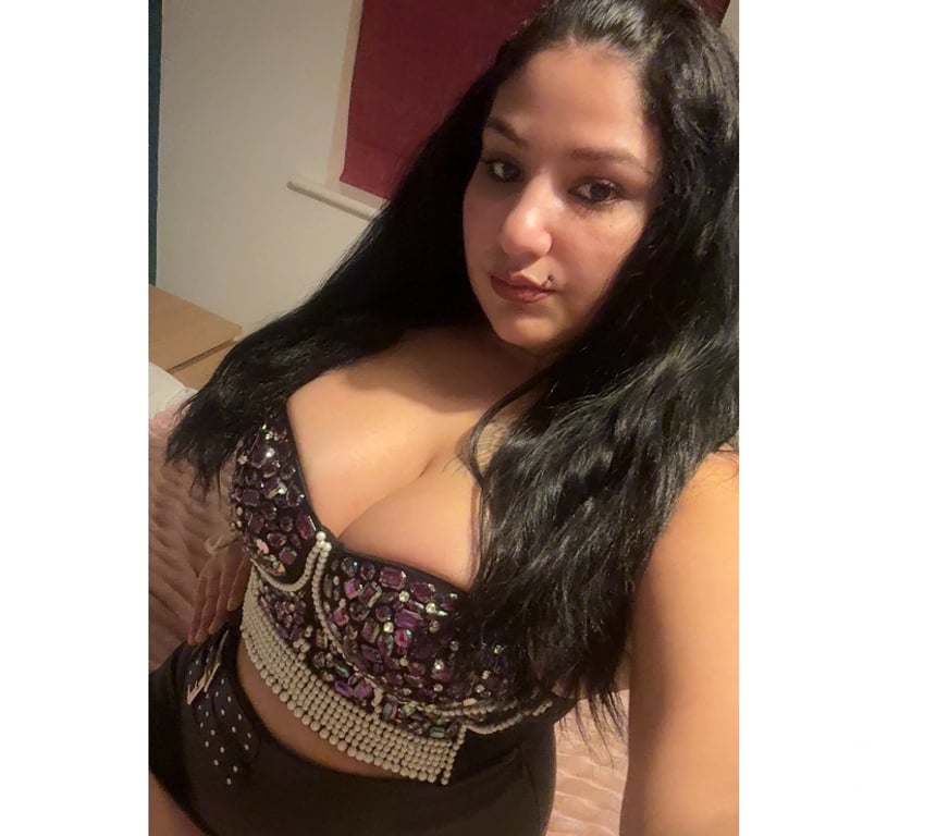 Escorts Merseyside Liverpool - images_alt_text Bety the moment perfect