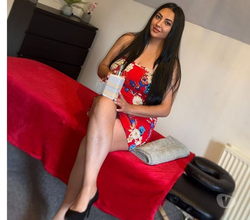 Escorts West Yorkshire Leeds - images_alt_text professional full body massage by Amy