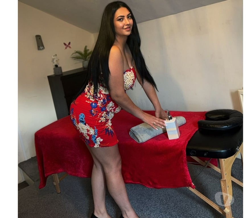Escorts West Yorkshire Leeds - images_alt_text professional full body massage by Amy