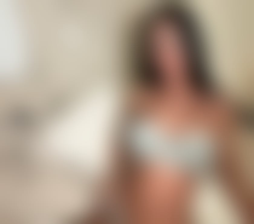 Escorts Lincolnshire Lincoln - Photos for 🔞Bombshell Party🥂Strap-on lovers?Domination ALEVEL💦