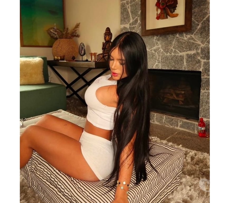 Escorts South East London Bromley - Photos for Brunette Big 🍑🫦 Tropical