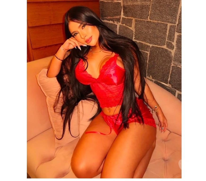 Escorts South East London Bromley - Photos for Brunette Big 🍑🫦 Tropical