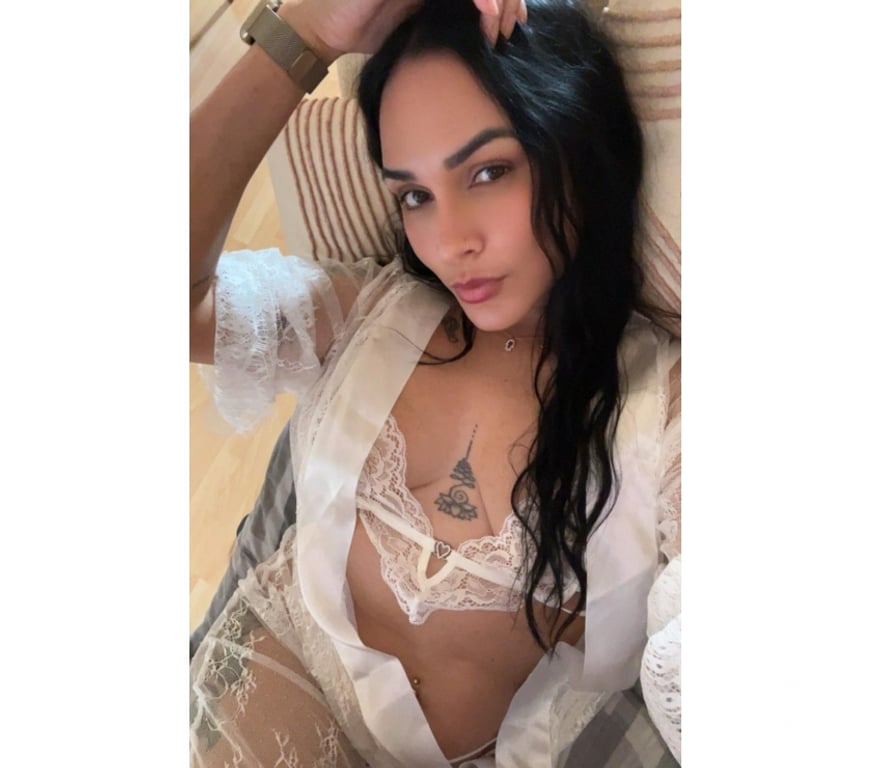 Escorts West Midlands Walsall - Photos for Hi guys I'm Camila ❤️ hot latin new here 🔥 💯