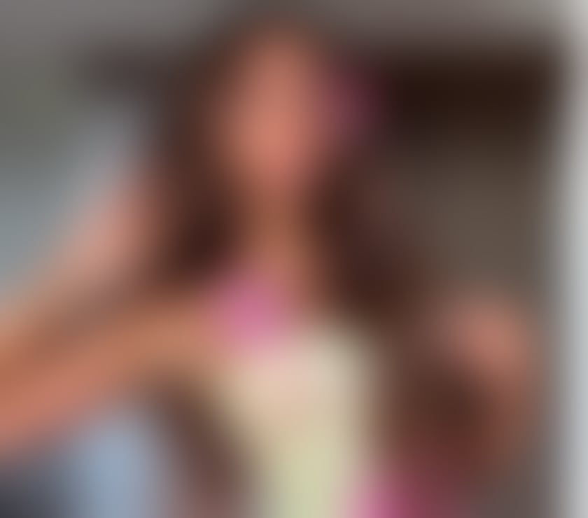 Selena 🩷 New girl in town😘 Party girl🍾🥂