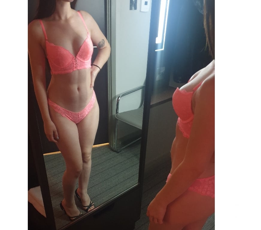 Escorts West London Hillingdon - Photos for Heathrow VIP best service (text or Whatspp pls)