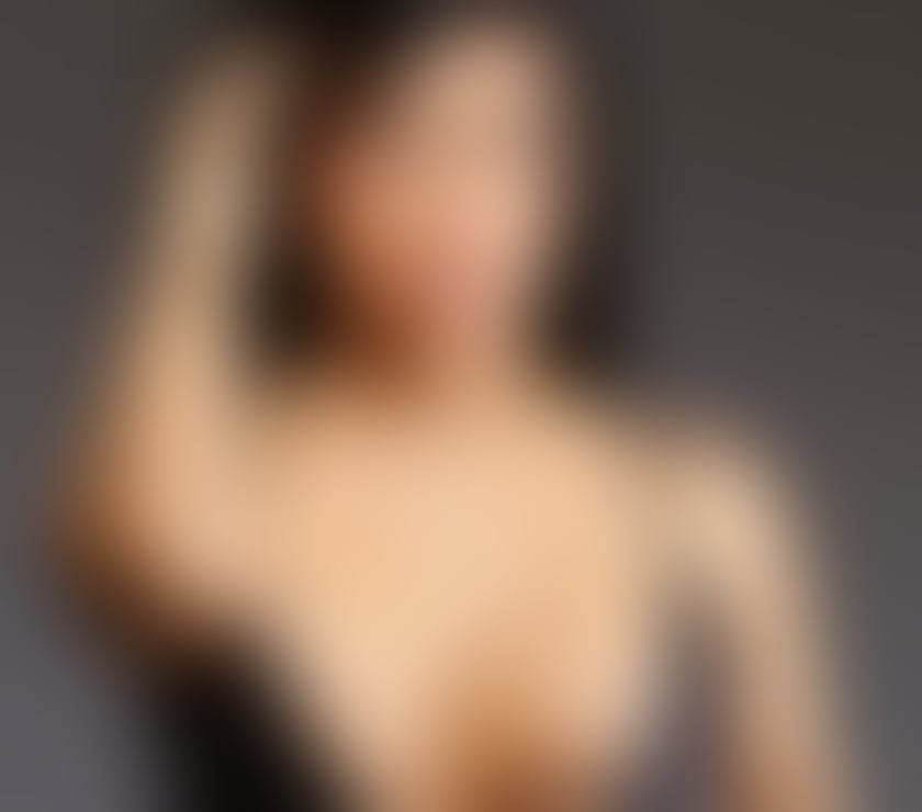 SARAH 🇧🇷 Brazilian Beauty PARTY VIBES 🥂🍑