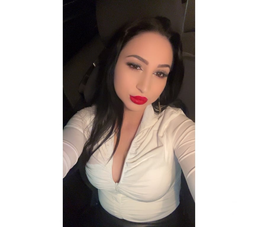 Escorts Essex Harlow - Photos for Hi im sara new in your town