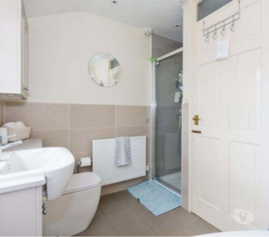 room to let West Midlands Birmingham - Photos for Spacious Fully Furnished Double Room B45 area