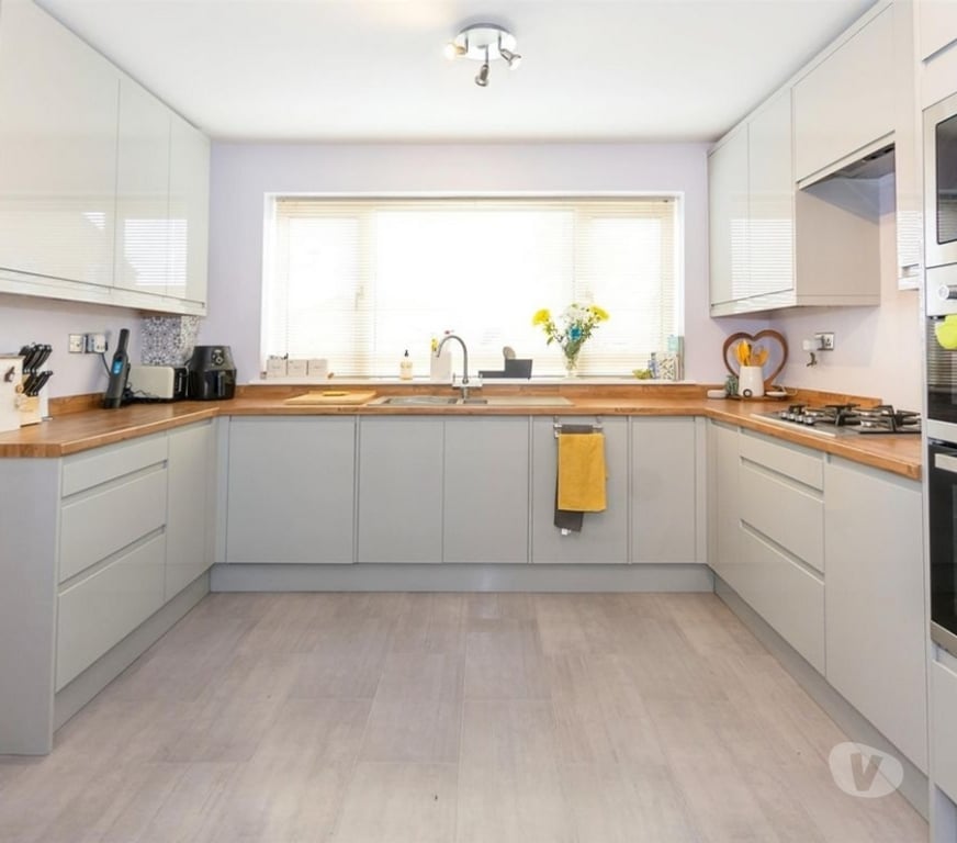 room to let West Midlands Birmingham - Photos for Spacious Fully Furnished Double Room B45 area