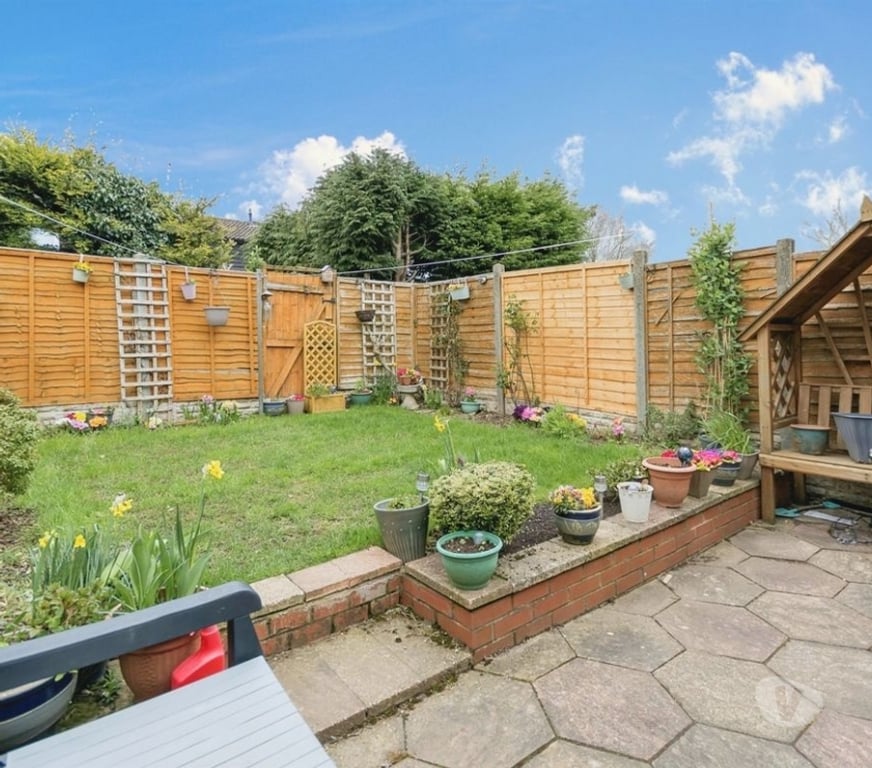 room to let West Midlands Birmingham - Photos for Spacious Fully Furnished Double Room B45 area