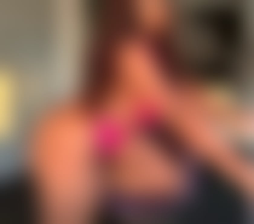 Escorts Kent Medway - Kent - Photos for beautiful, flirtatious lady, sweet honey-colored, hot and se