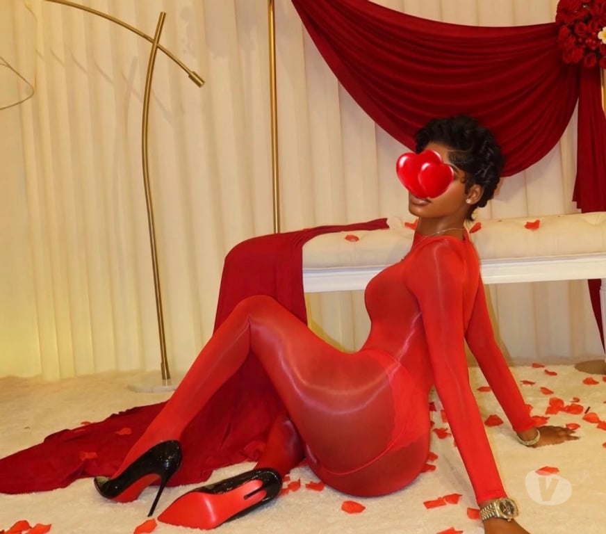 Escorts East London Bethnal Green - East London - Photos for Slim petite Honeybee💦Here for few days