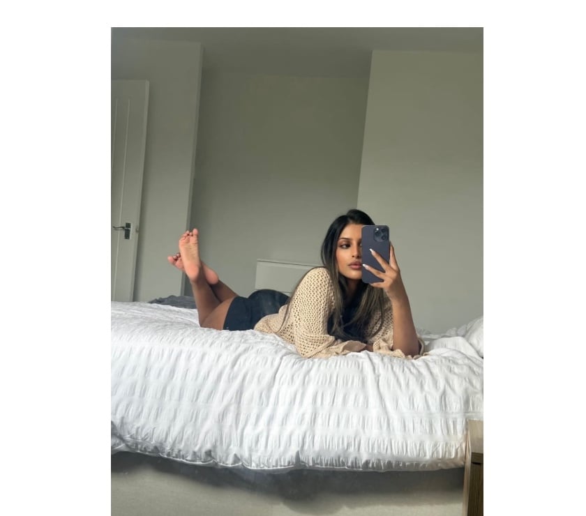 Escorts East London Aldgate East Station - East London - Photos for I'm krishu hot girl 🥵 in your lovely town 💋