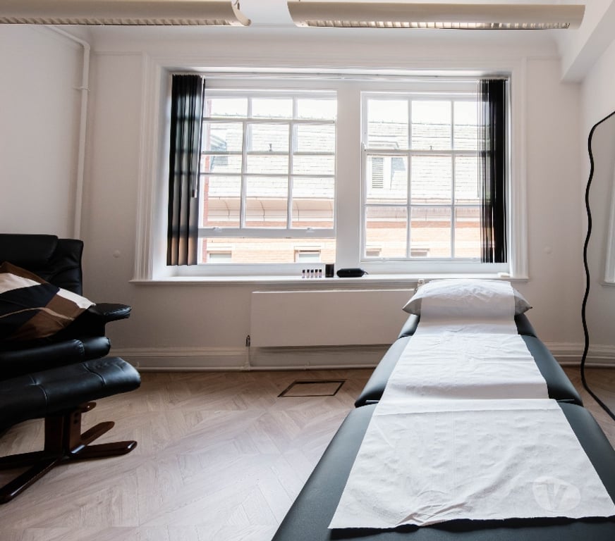 Full body massage Central London Mayfair - Central London - Photos for Release deep-seated physical tension