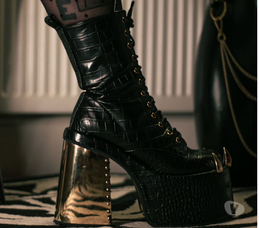 Escorts East Sussex Brighton - Photos for Curvy tattooed Vixxen