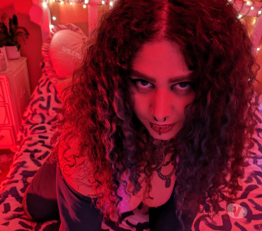 Escorts East Sussex Brighton - Photos for Curvy tattooed Vixxen