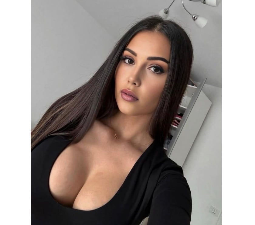 Beautiful and unique outcall lady