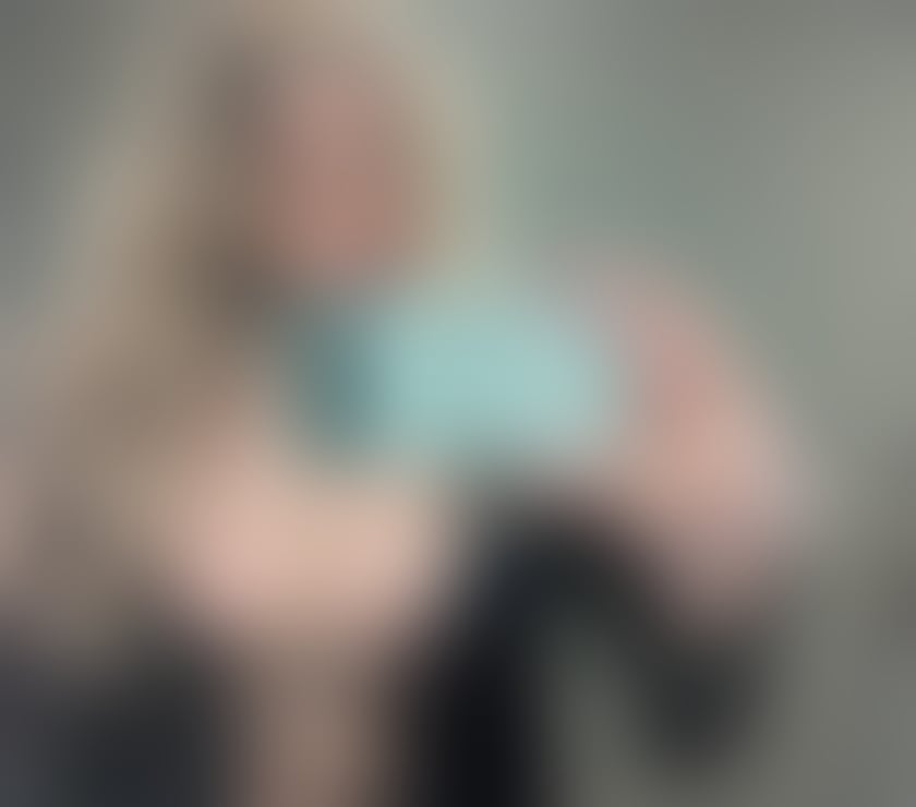 🇬🇧English🇬🇧SO143AR from 6pm🇬🇧WhatsApp only