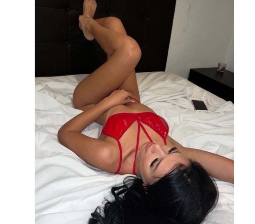Escorts Nottinghamshire Nottingham - Photos for Emmy SEXY HOTT SLIM PARTY