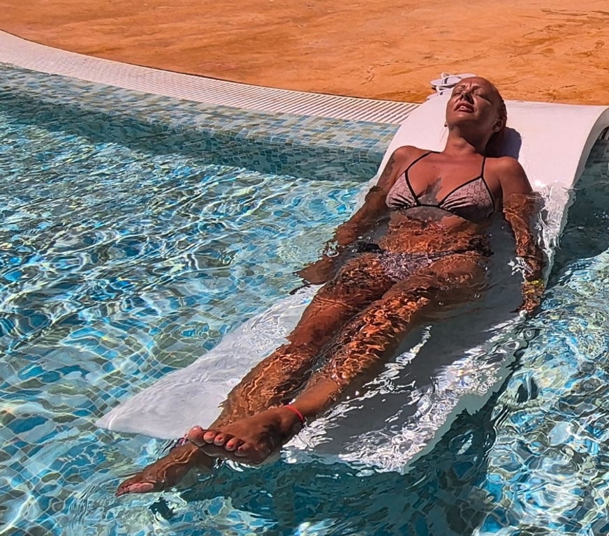 Escorts Essex Basildon - Photos for Professional Therapeutic Massage- Relax & Rejuvenate