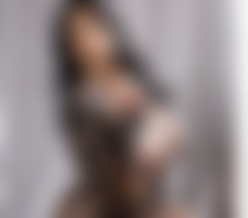 Escorts West Northamptonshire Northampton - West Northamptonshire - Photos for Porn Star Experience Zeynep!curvaceous escort🍭