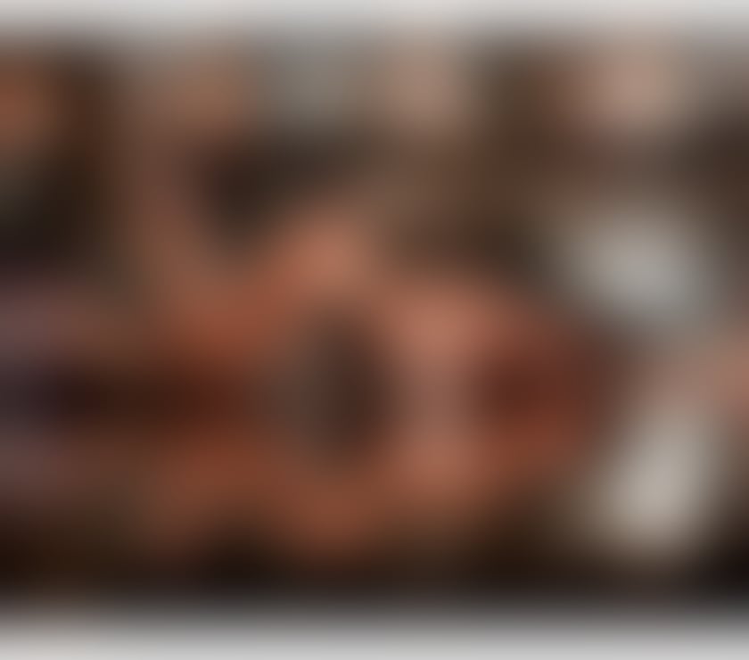 Escorts West Yorkshire Leeds - Photos for Curvy Brunette Sexy Discreet Party - Laura