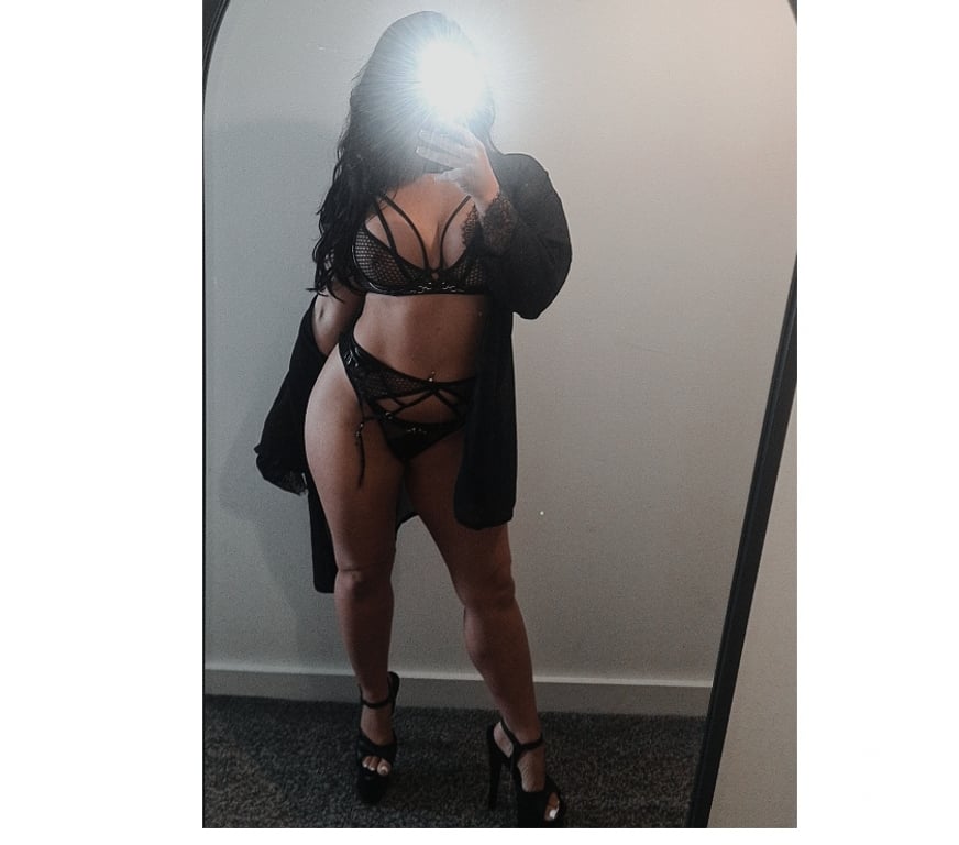 Escorts West Yorkshire Leeds - Photos for British Brunette 🔥 Peachy 🍑 Sexy Party BABE Lara 💋