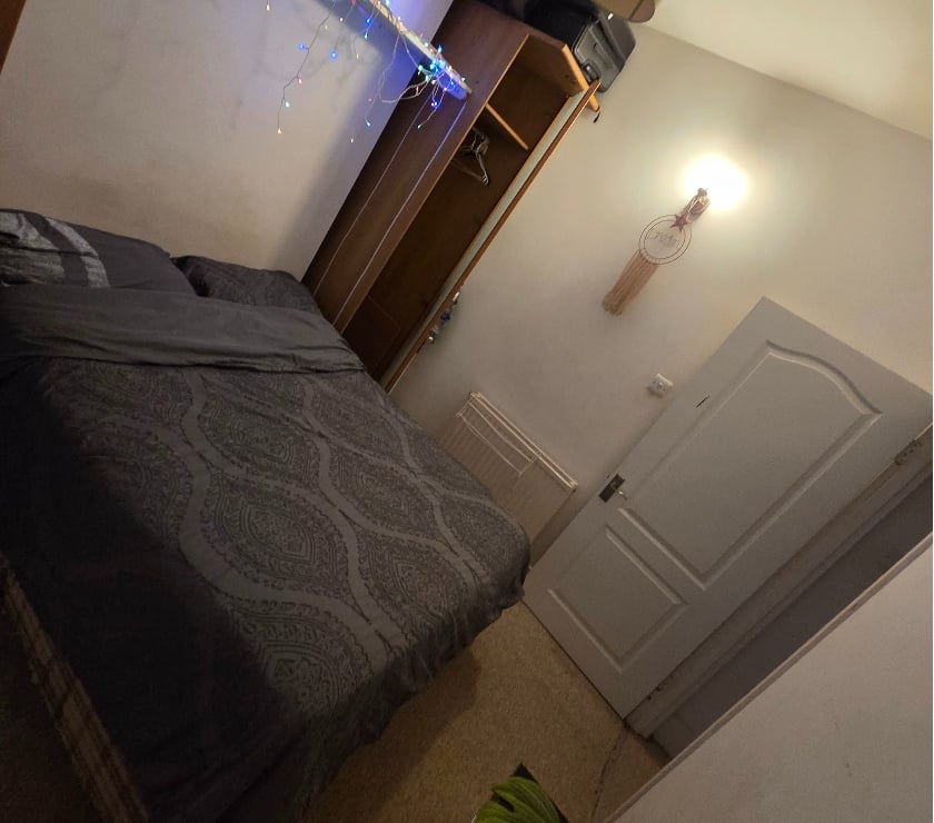 Property to Rent South West London Wimbledon - South West London - Photos for Room for rent for independent Escort in Wimbledon