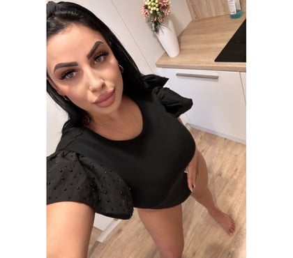 Escorts Milton Keynes City Centre Milton Keynes - Photos for SEXY BRUNET MEDEEA🔝PARTY GIRL 🥂REAL PIC 💯