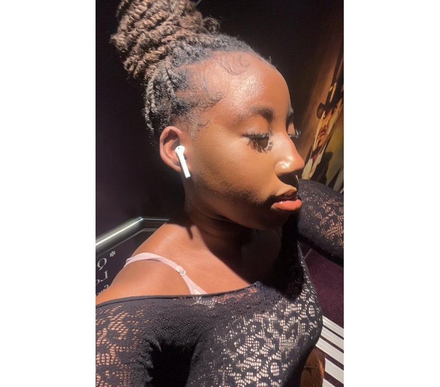 Escorts East London Hackney - East London - Photos for Empress🥂 Title: Elegant Caribbean Companion – Discreet