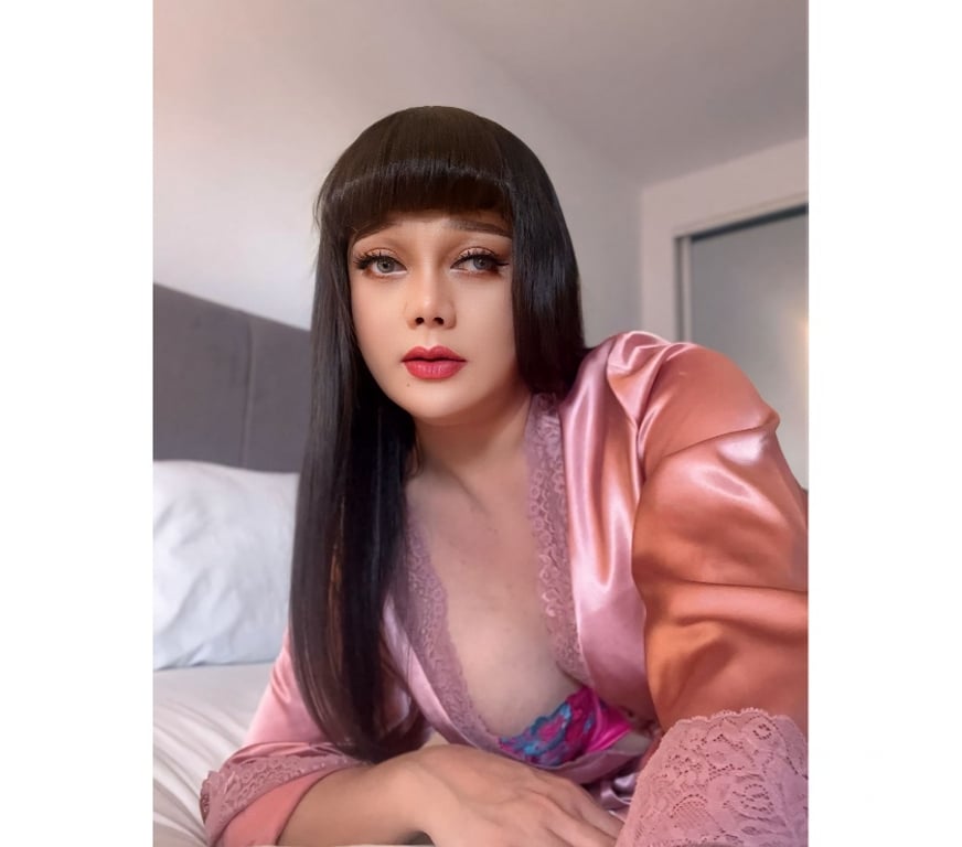 Escorts West Midlands Solihull - Photos for Ts Chada ladyboy visiting Solihull.