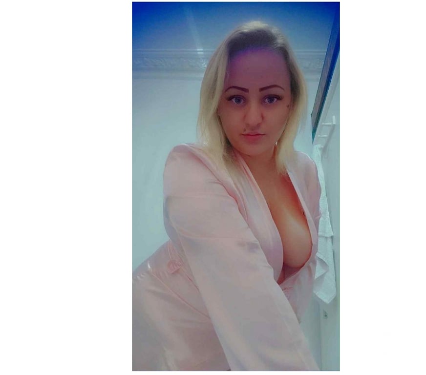 Escorts East London Woodford - East London - Photos for 🔥Sara🔥 incl OWO🥵