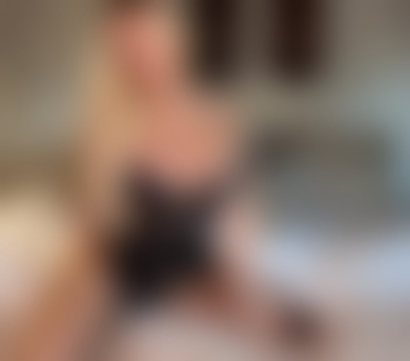 Escorts Wiltshire Swindon - Photos for Hi karina new here call me 🤙 📱 ❤️