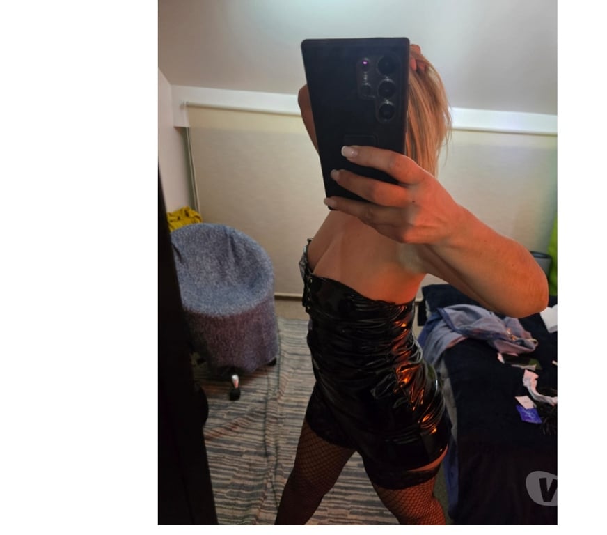 Escorts Hampshire Rushmoor - Photos for Massage and Strap-on