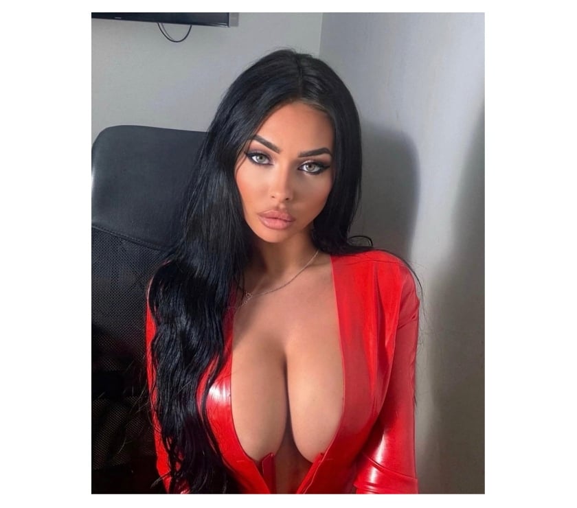 Photos for Izza ! Pretty girl. No rush.