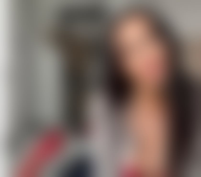 Photos for Izza ! Pretty girl. No rush.